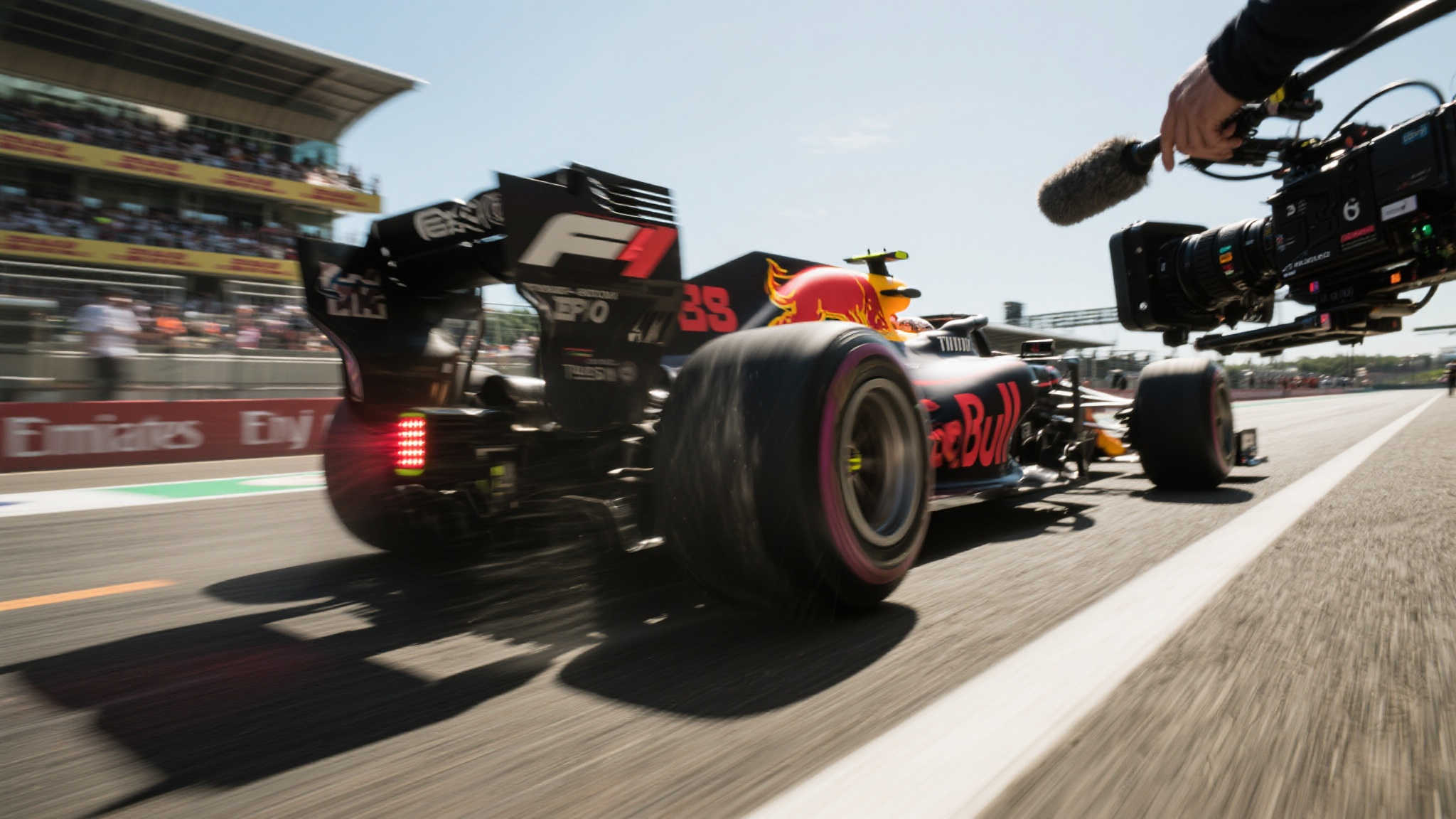 《F1》电影开启新时代,赛车题材迎来全新标杆 《F1》电影开启新时代,赛车题材迎来全新标杆